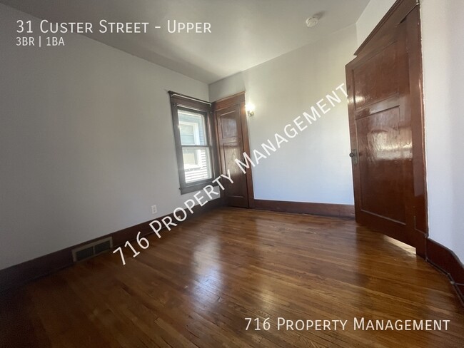 Building Photo - Spacious 3BR Apartment near UB South