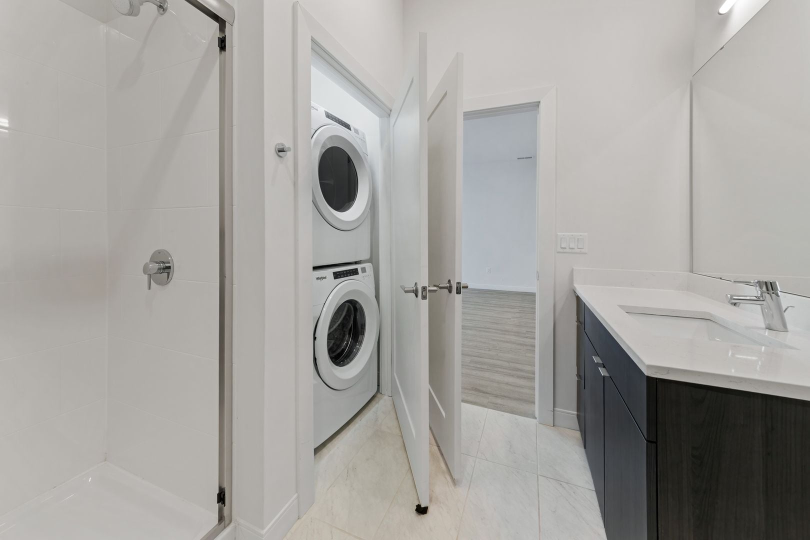 Building Photo - 5945 6th Ave