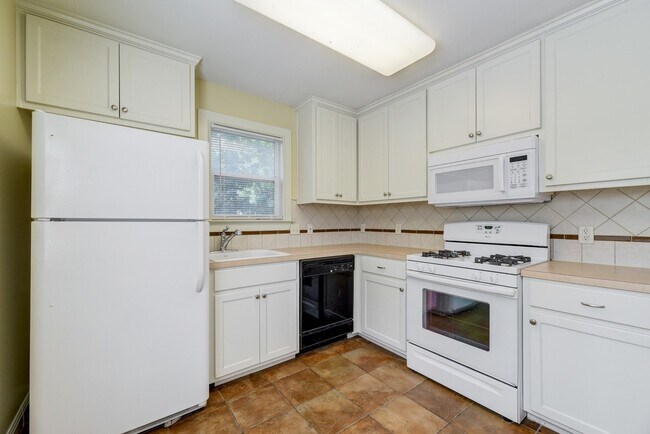 Building Photo - 4527 Avenue B