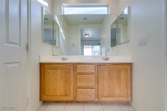 Building Photo - 10385 Morning Sorrow St