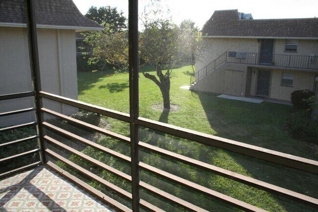Building Photo - 1301 NW 12th Ave