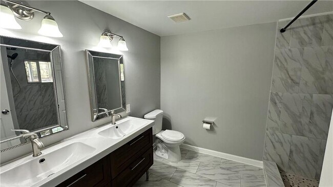 Building Photo - 1770 Springview Rd NW