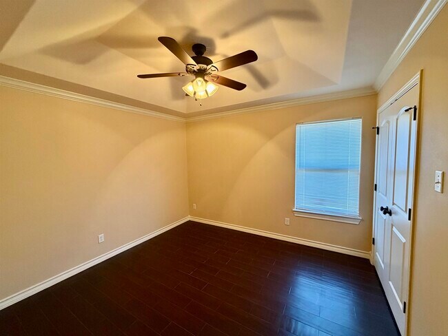 Building Photo - 420 Sabal Loop