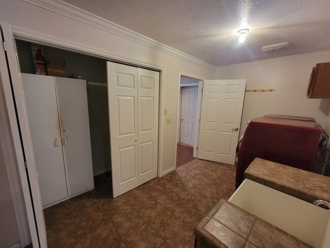 Building Photo - 3 Bedroom, 2 Bathroom single story home by Newport, WA