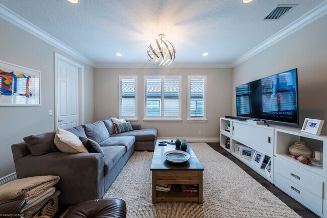 Building Photo - 9368 Eden Roc Ct