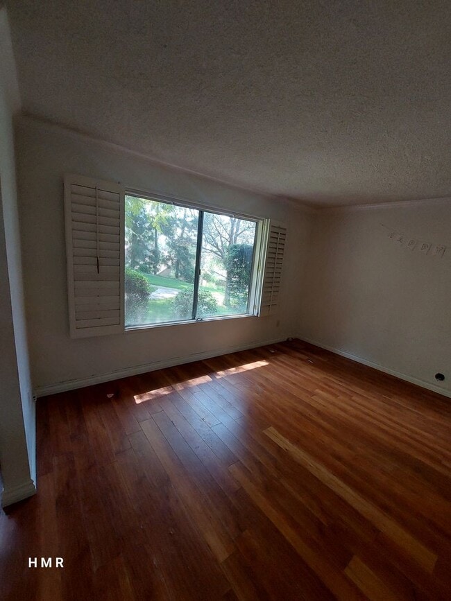 Building Photo - 3 bedrooms 3 baths in San Dimas Glenwood T...