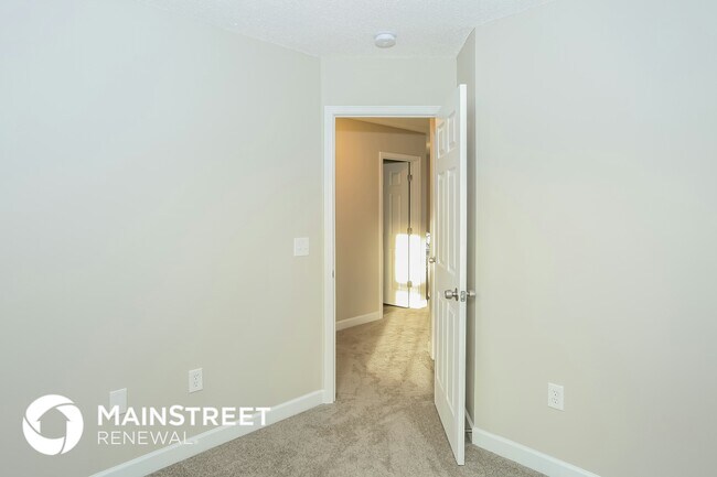 Building Photo - 823 Winthrop Ln