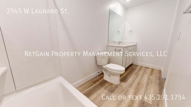 Building Photo - 2945 W LaGrand St