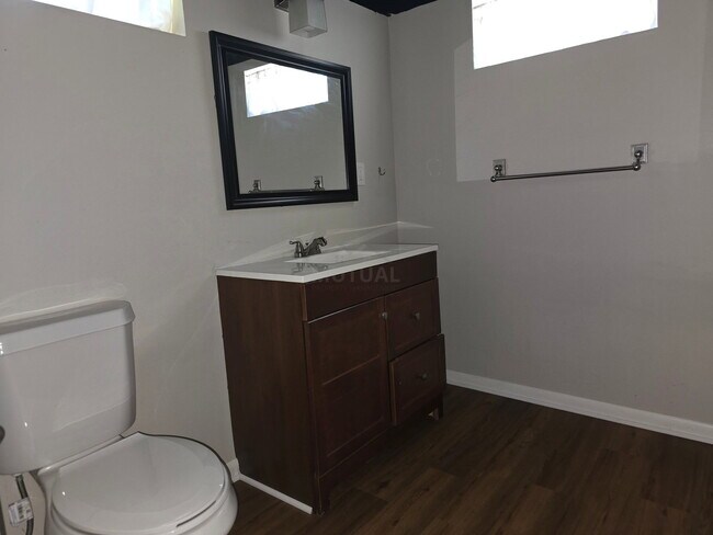 Building Photo - 534 Ardmore Dr