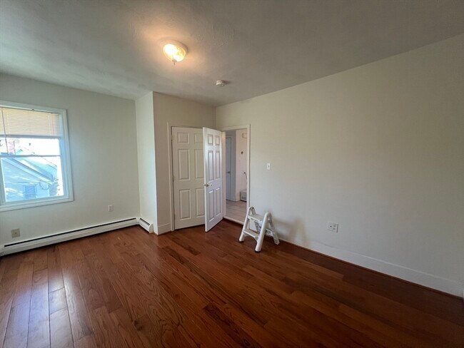 Building Photo - 6 Skehan St