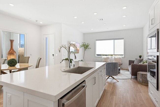 Building Photo - 408 Treble: Modern 4BR + Loft in Great Park, Irvine