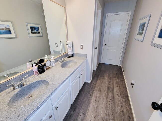 Building Photo - 11115 Brandon Gate