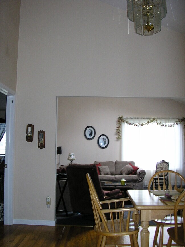 Building Photo - 1011 Ringwood Ave