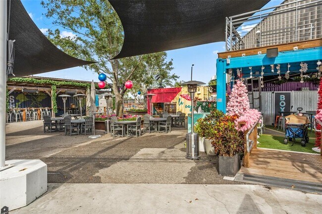 Building Photo - 13833 Behring Ave