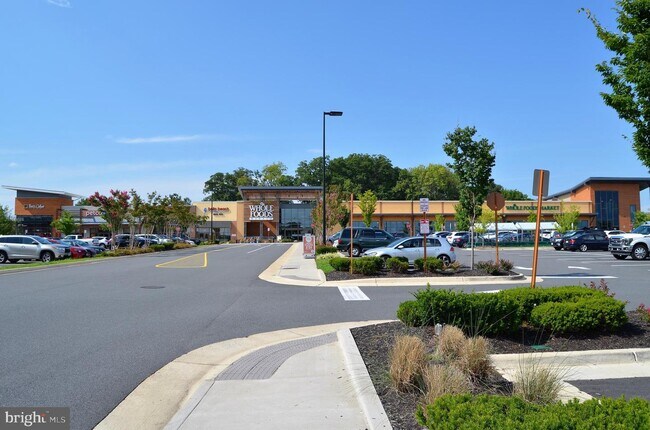 Building Photo - 43840 Hickory Corner Terrace