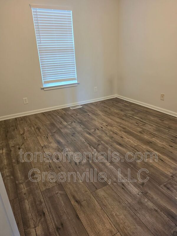 Building Photo - 100 Tanacross Way