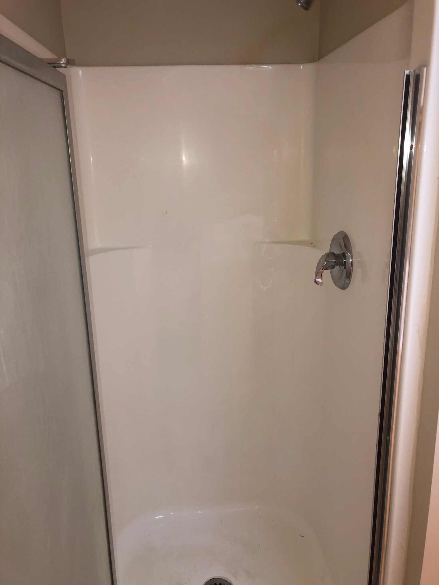 shower - 5830 Princess Margaret Dr