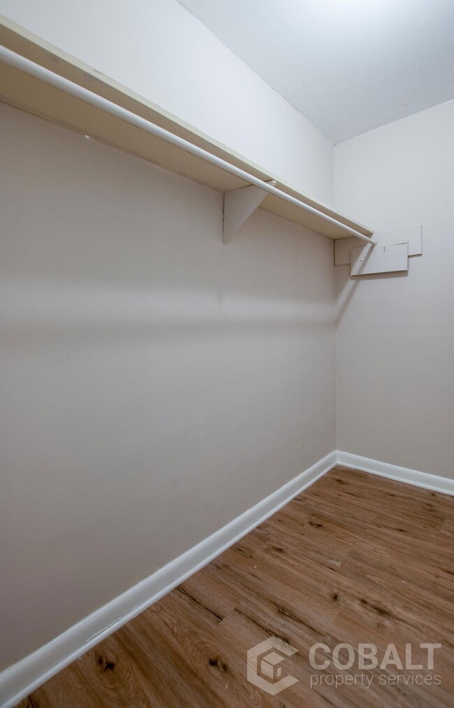 Building Photo - 944 St Charles Ave NE