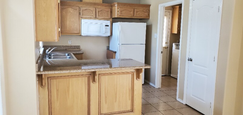 Building Photo - 904 S Palm Dr