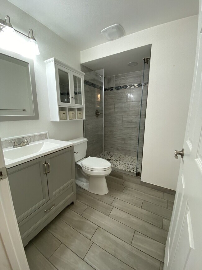 Building Photo - 3 bedroom - Allison