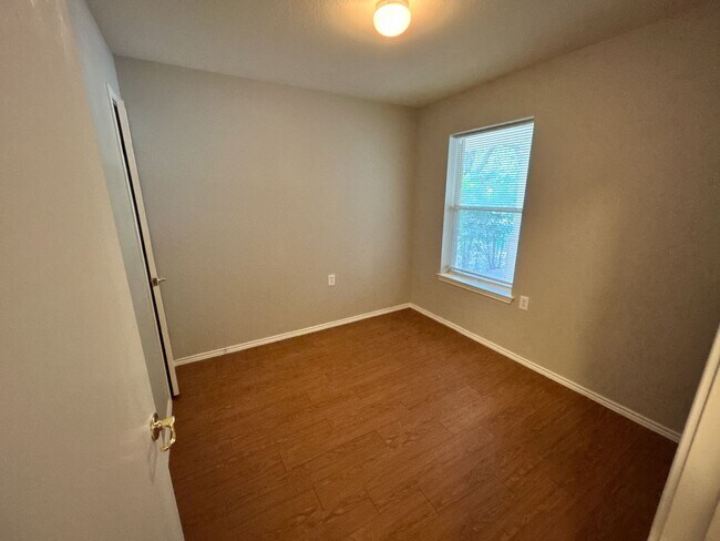 Building Photo - Cozy 3/2 house in Joseph Edward Subdivision