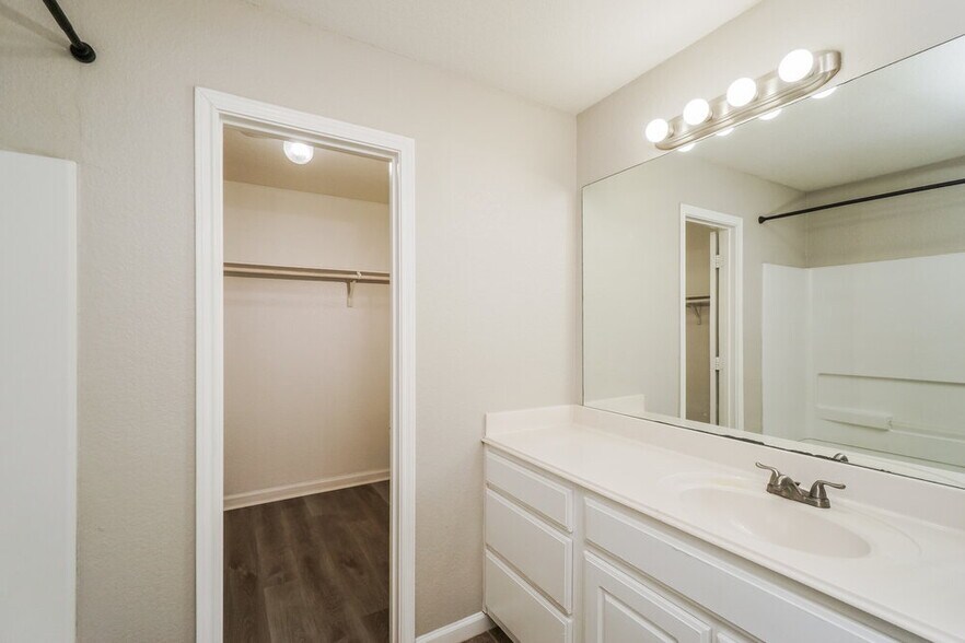 Building Photo - 5726 Sandy Canyon