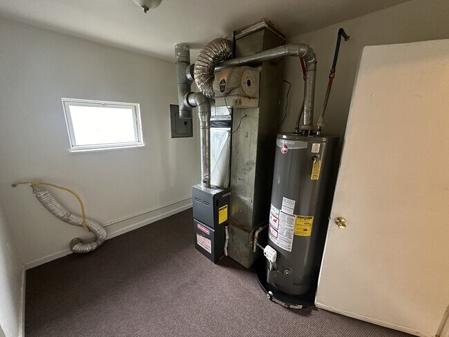 Building Photo - 7553 Orchard Ave