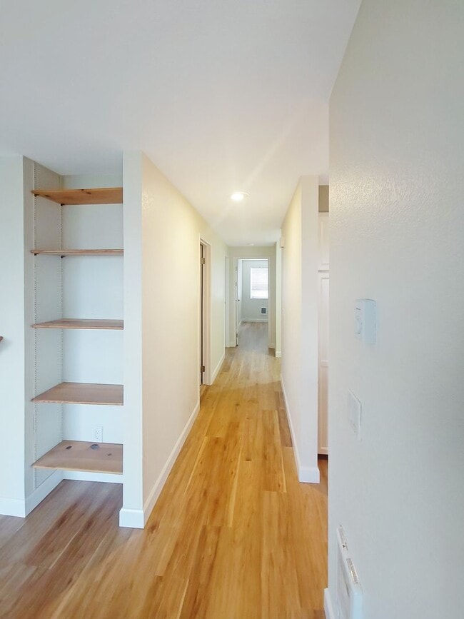 Building Photo - View of Renton Valley 2b/1.5ba Condo ***COMING SOON***