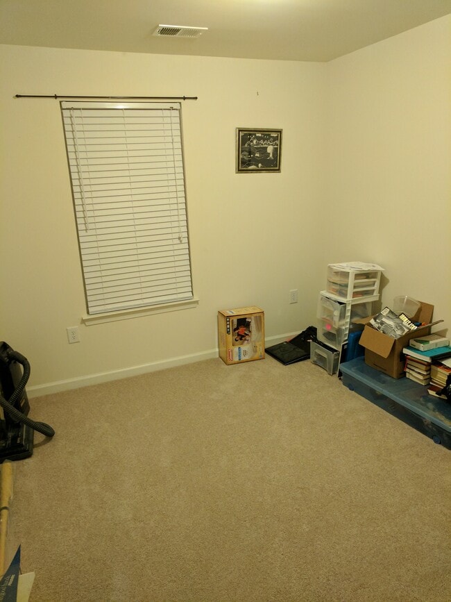 Building Photo - 850 Rockcreek Rd