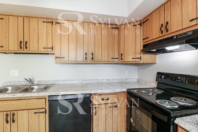 Building Photo - Carve Out a Great Life Here!