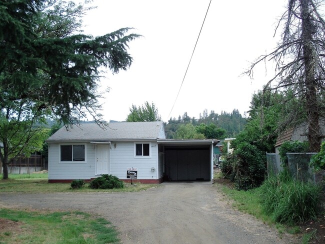 Building Photo - ~Cute One Bedroom House~