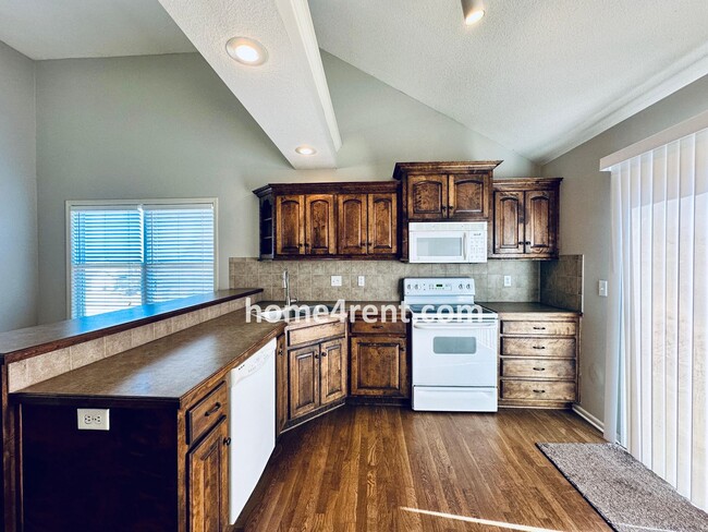 Building Photo - Wonderful Four Bedroom/Three Full Bath Hom...