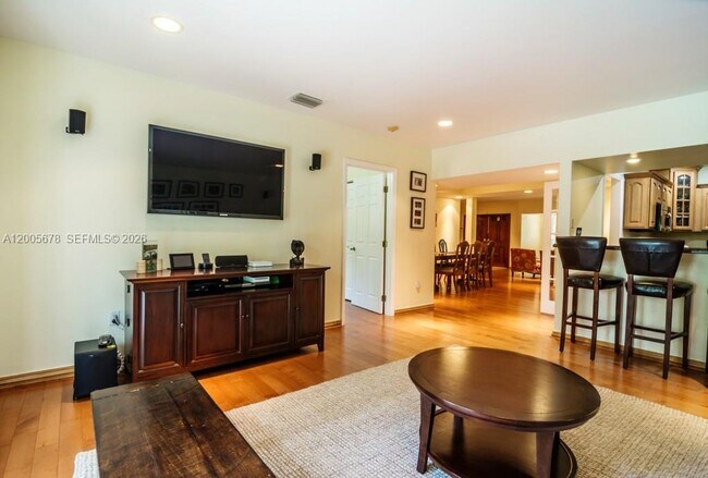 Building Photo - 1237 Aduana Ave