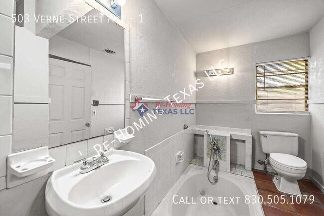 Building Photo - 503 Verne St