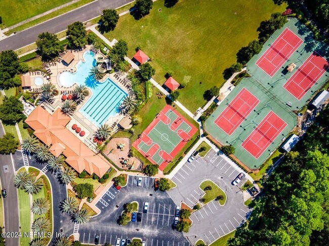 Building Photo - 215 Richmond Dr