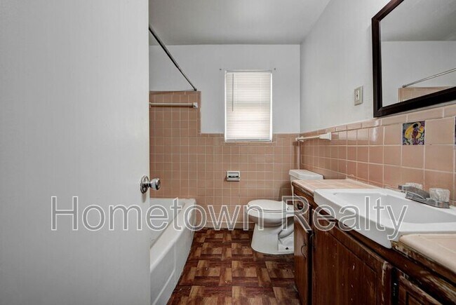 Building Photo - 821 NE 81st St