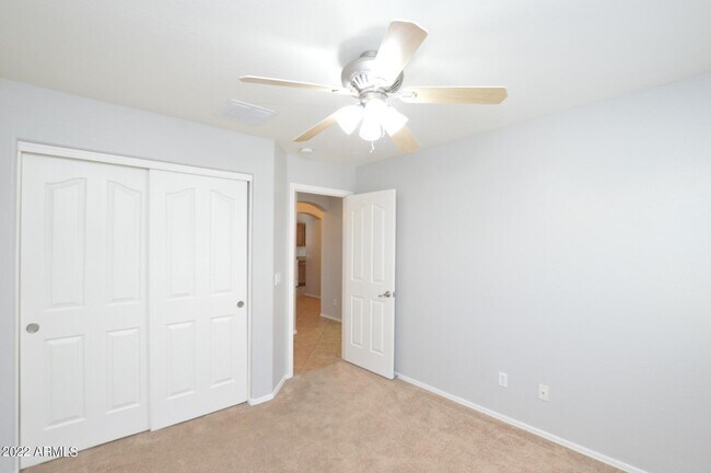 Building Photo - 45588 W Tulip Ln