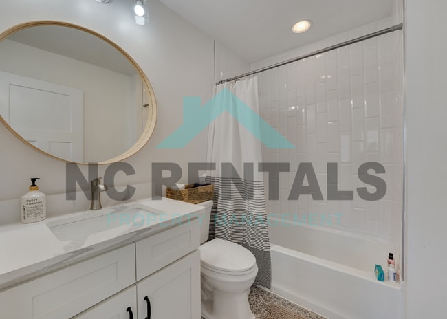 Building Photo - 1501 E Jones St