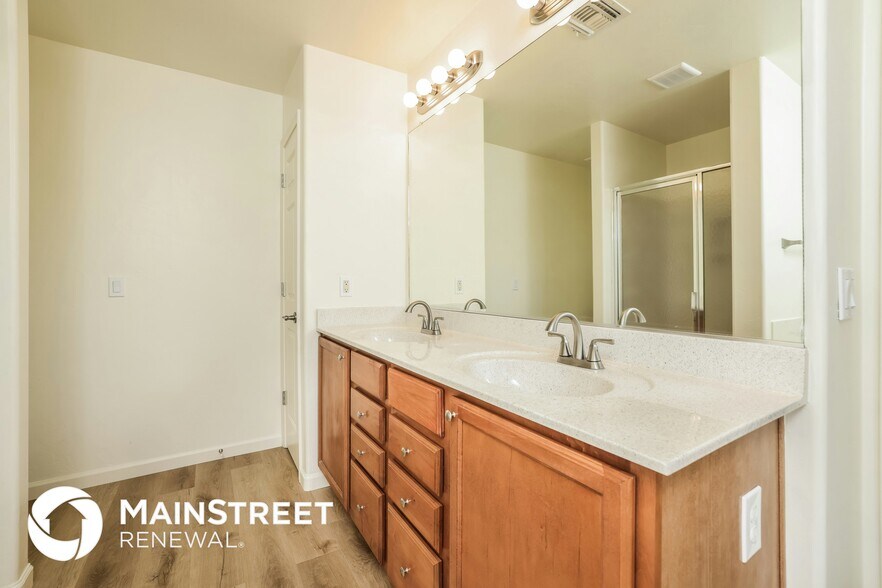 Building Photo - 13621 E Hampden Green Way