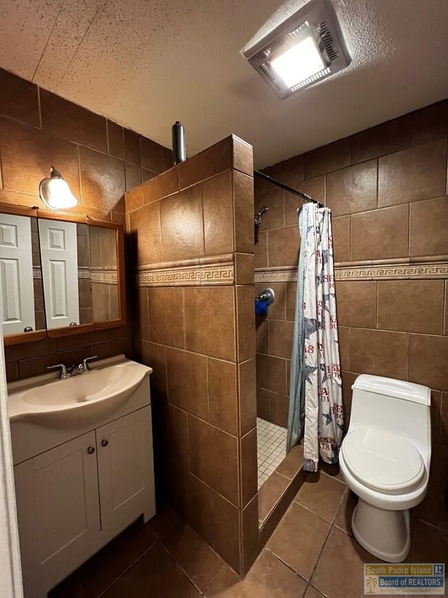 Building Photo - 603 Continental Dr