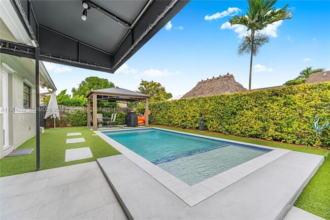 Building Photo - 2385 SW 131st Pl