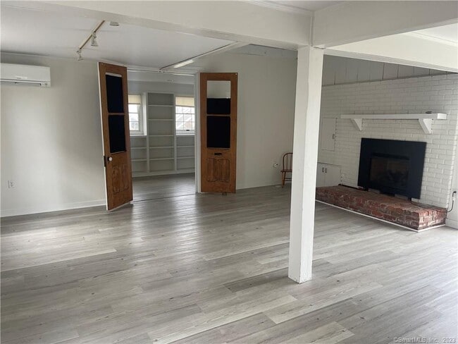 Building Photo - 86 Seaside Ave