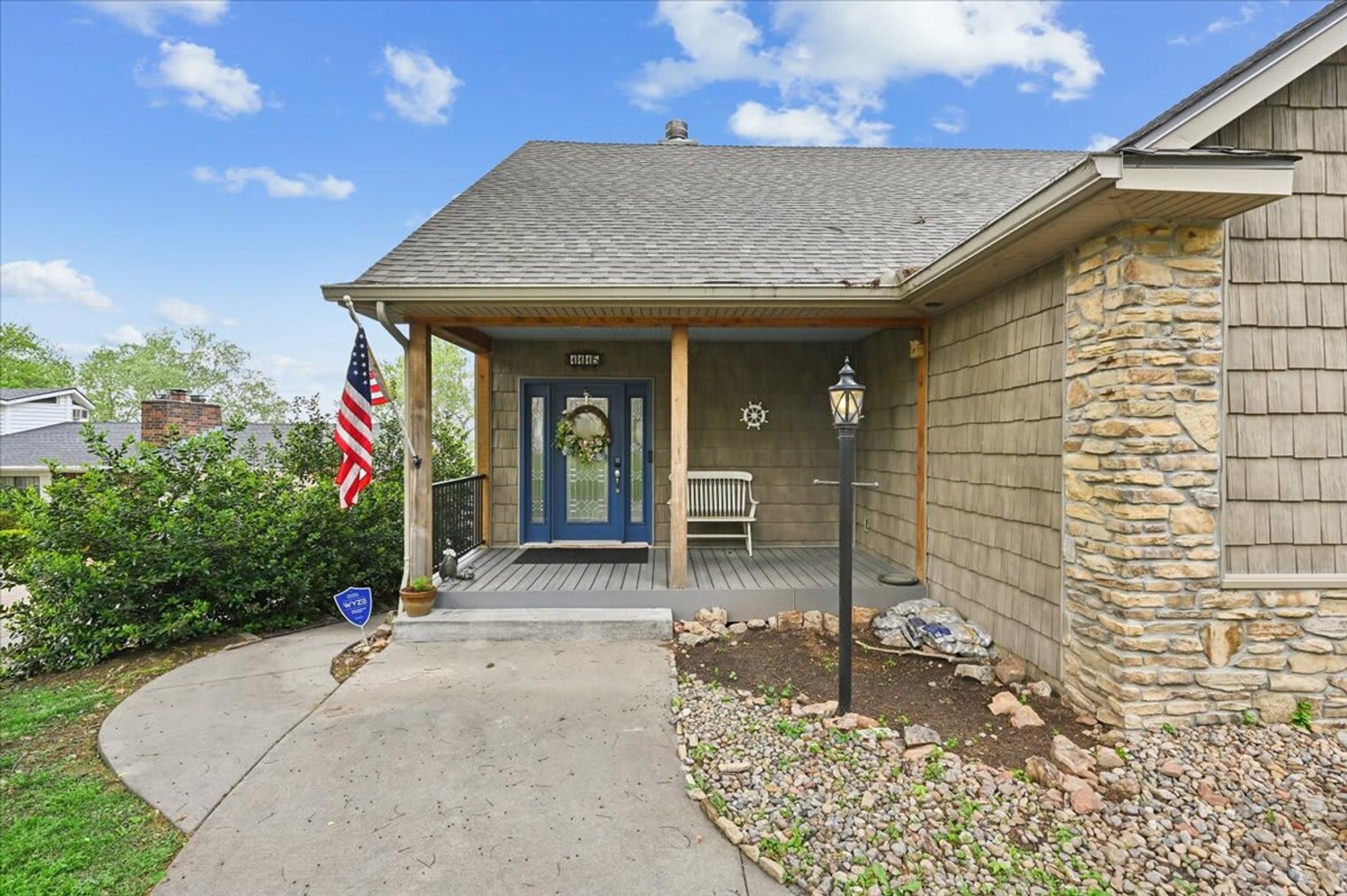 Building Photo - 1115 Red Bud Dr