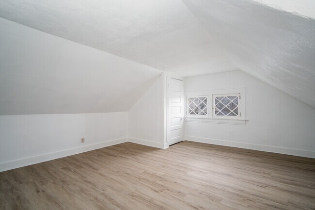 Building Photo - 501 Delta Ave