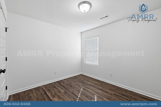Building Photo - New Beginnings Start At AMRR: 4 bedroom / 2 bath in Apple Crossing!