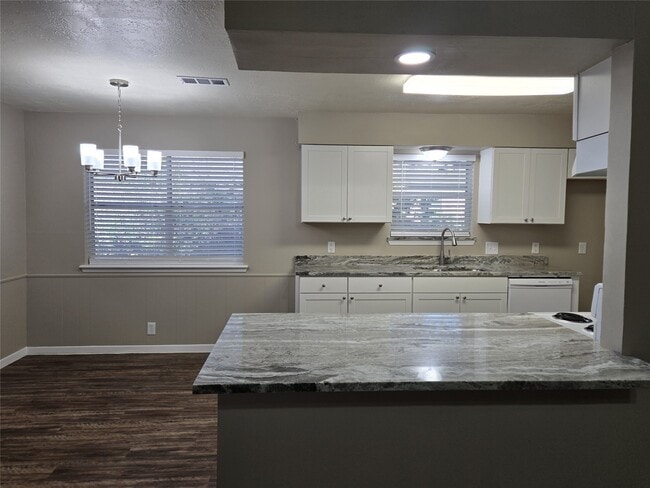 Building Photo - 2623 Fern Hill Dr