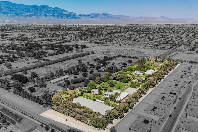 Building Photo - 7330 N Rainbow Blvd