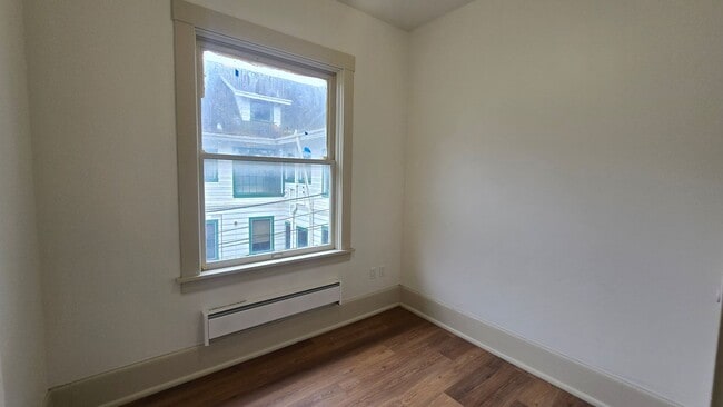 Building Photo - 500 B St