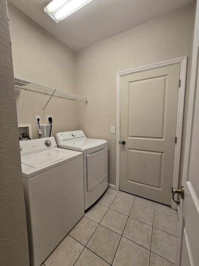 Building Photo - 2349 Center Stone Ln