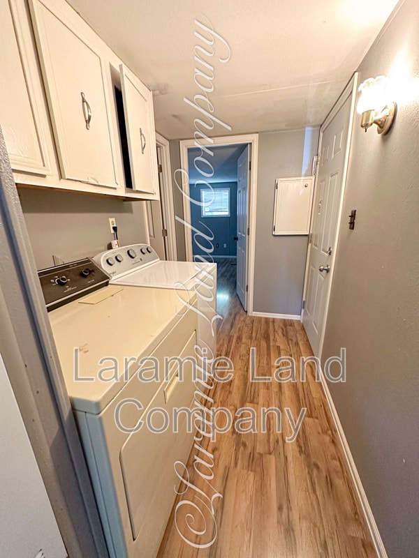 Building Photo - 954 N McCue St